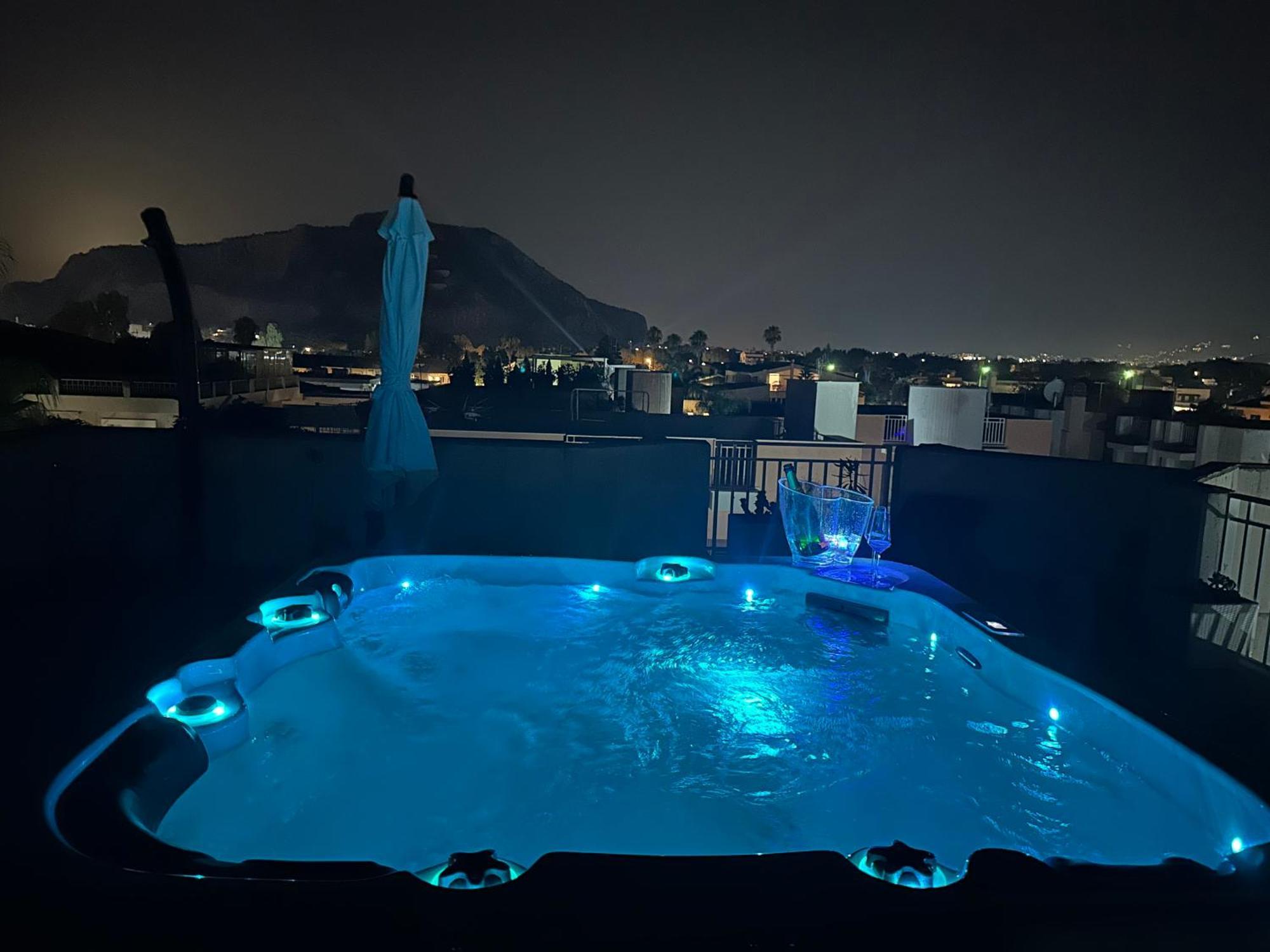 Ferienwohnung Flat With Jacuzzi - Casa Pia Mondello Exterior foto
